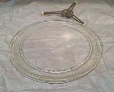 Photo of free Microwave Glass Plate (Kings Heath B14) #1