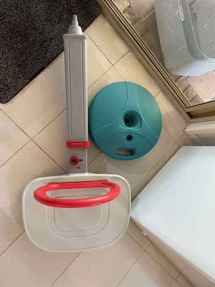 Photo of free Toddler Basketball Hoop (Bellbowrie) #1