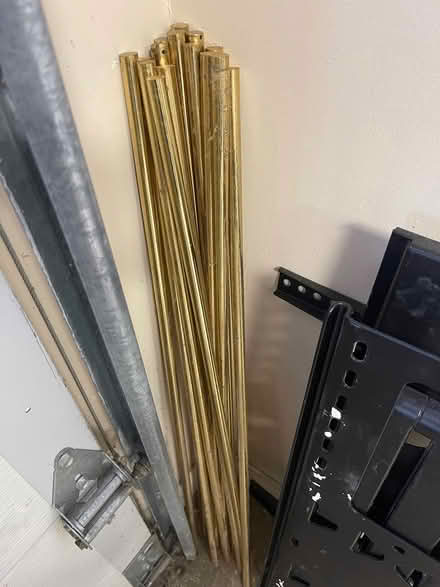 Photo of free 15 metal rods 32” stairs rug (Quito rd) #2