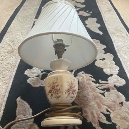 Photo of free Vintage Porcelain Lamp (BH23) #1