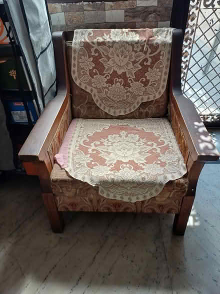 Photo of free Sofa set, 2 single chairs, setty (Om Vihar, Uttam Nagar) #1