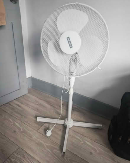 Photo of free 16 inch Tall standing Fan (SL1 (next to mc donalds)) #1