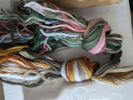 Photo of free lengths of sewing wool (Cottingley BD16) #1
