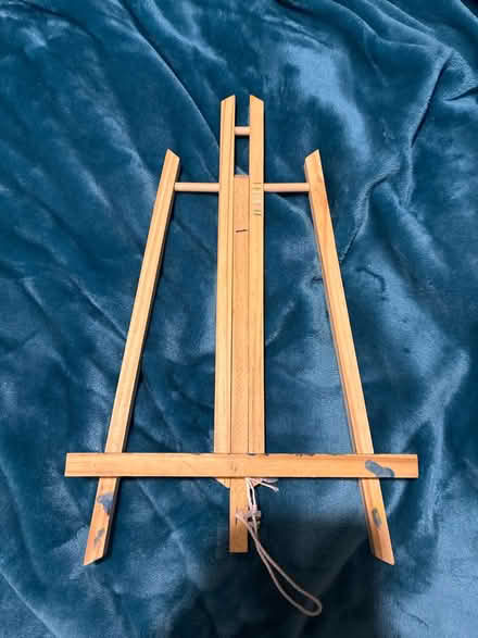 Photo of free Easel for small canvas (Highlands Village, N21) #1