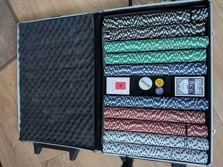 Photo of free Poker chips in case (Handcross) #2