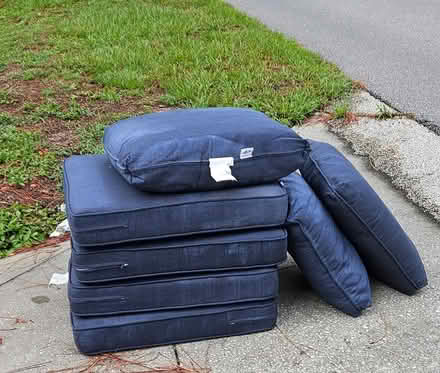 Photo of free Curb pickup-outdoor cushions (Glencoe) #1