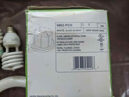 Photo of free fluorescent bulbs, ceiling fixture (Ann Arbor near Hillside Terr.) #3