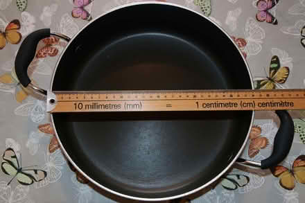 Photo of free ProCook Gourmet 28 cm non stick saucepan (Knightsfield AL8) #2