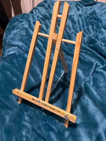 Photo of free Easel for small canvas (Highlands Village, N21) #2