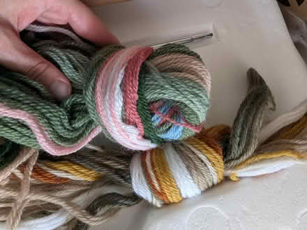 Photo of free lengths of sewing wool (Cottingley BD16) #2