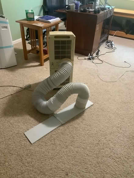 Photo of free Free standing room air conditioner (9080 Tudsbury Rd. Loomis) #2