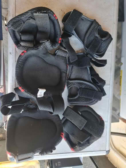 Photo of free Kids knee/elbow pads (Preston PR5) #2