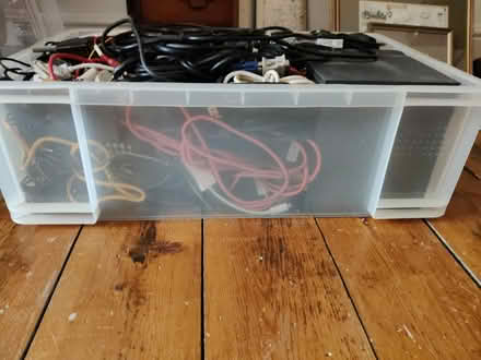 Photo of free cables, speakers, network switch (Jericho OX2) #2