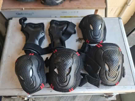 Photo of free Kids knee/elbow pads (Preston PR5) #1