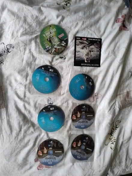 Photo of free Factual DVDs (Bentilee ST2) #1
