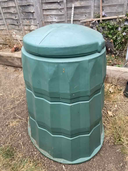 Photo of free Compost bin (Jennett's Park RG12) #1